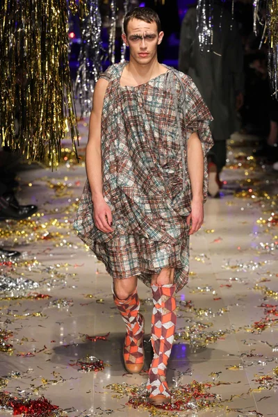 Look 19